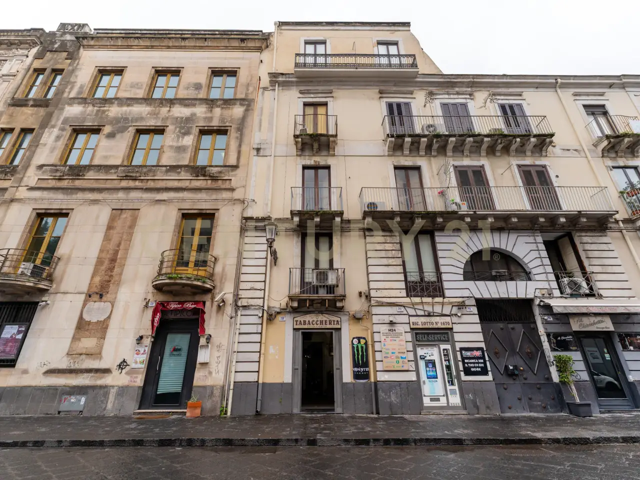 Tabaccheria in Via Antonino di Sangiuliano 239, Catania, {3} - Foto 1