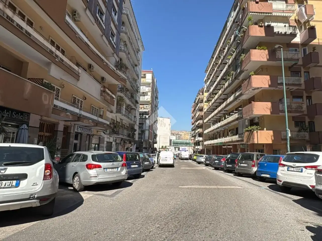 Negozio in Via Adolfo Omodeo 7, Napoli, {3} - Foto 1