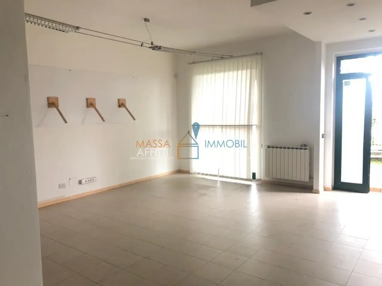 Negozio in Via Aurelia Ovest 456, Massa, {3} - Foto 1