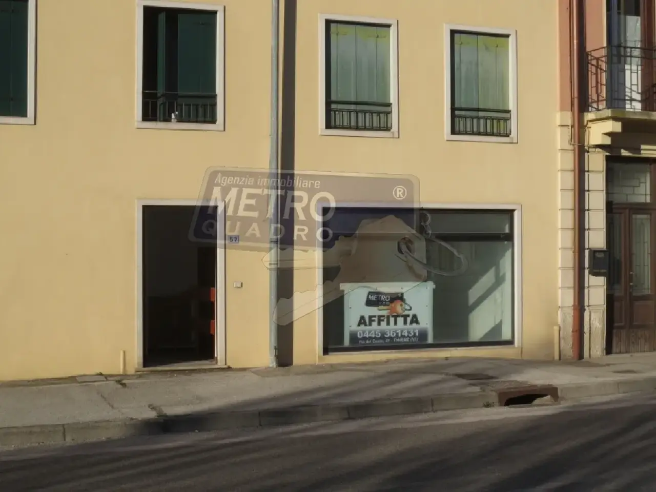 Negozio in Via della Libertà, Piovene Rocchette, {3} - Foto 2
