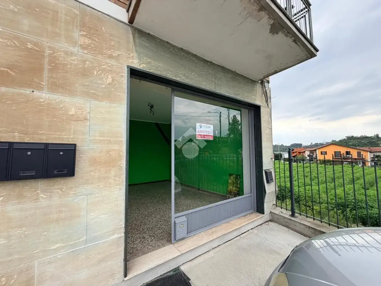 Negozio in Localita ' Borgonuovo 38, Bra, {3} - Foto 2