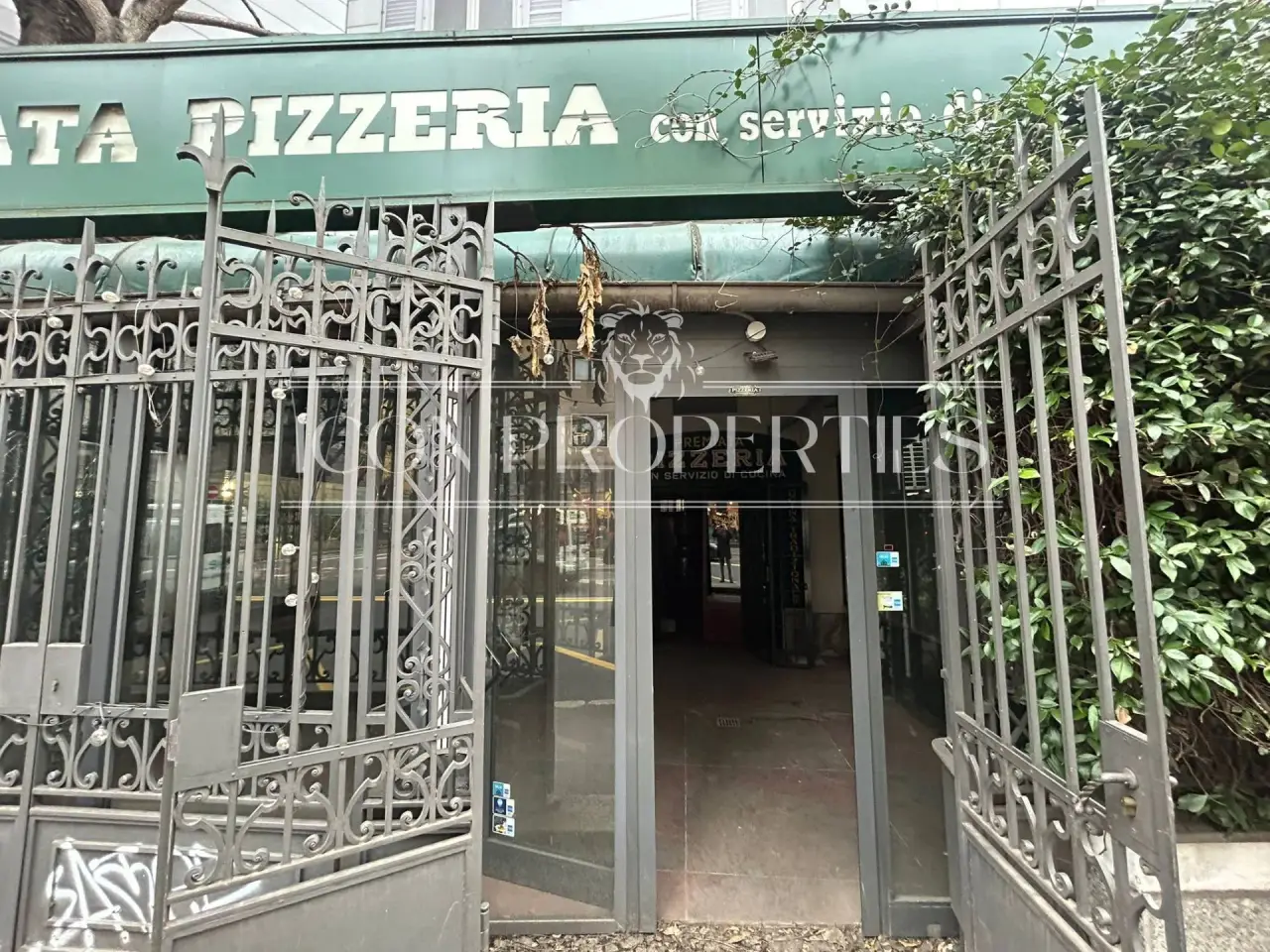 Negozio in Via Edmondo De Amicis 22, Milano, {3} - Foto 2
