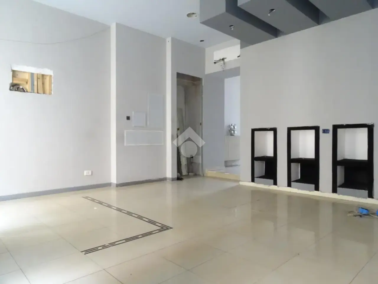 Negozio in Via Dante Alighieri 54, Alessandria, {3} - Foto 1