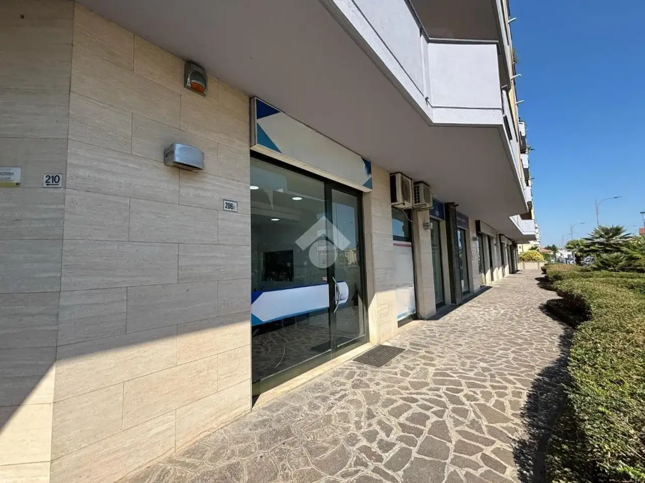 Negozio in Via Giuseppe Verrotti 210, Montesilvano, {3} - Foto 1