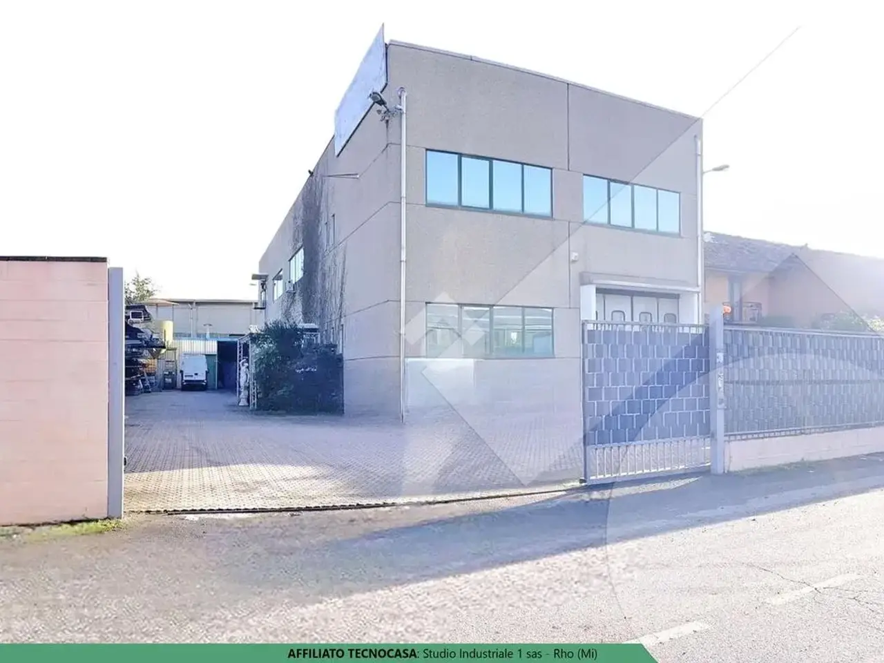 Capannone in Via Campania 31, Pregnana Milanese, {3} - Foto 1