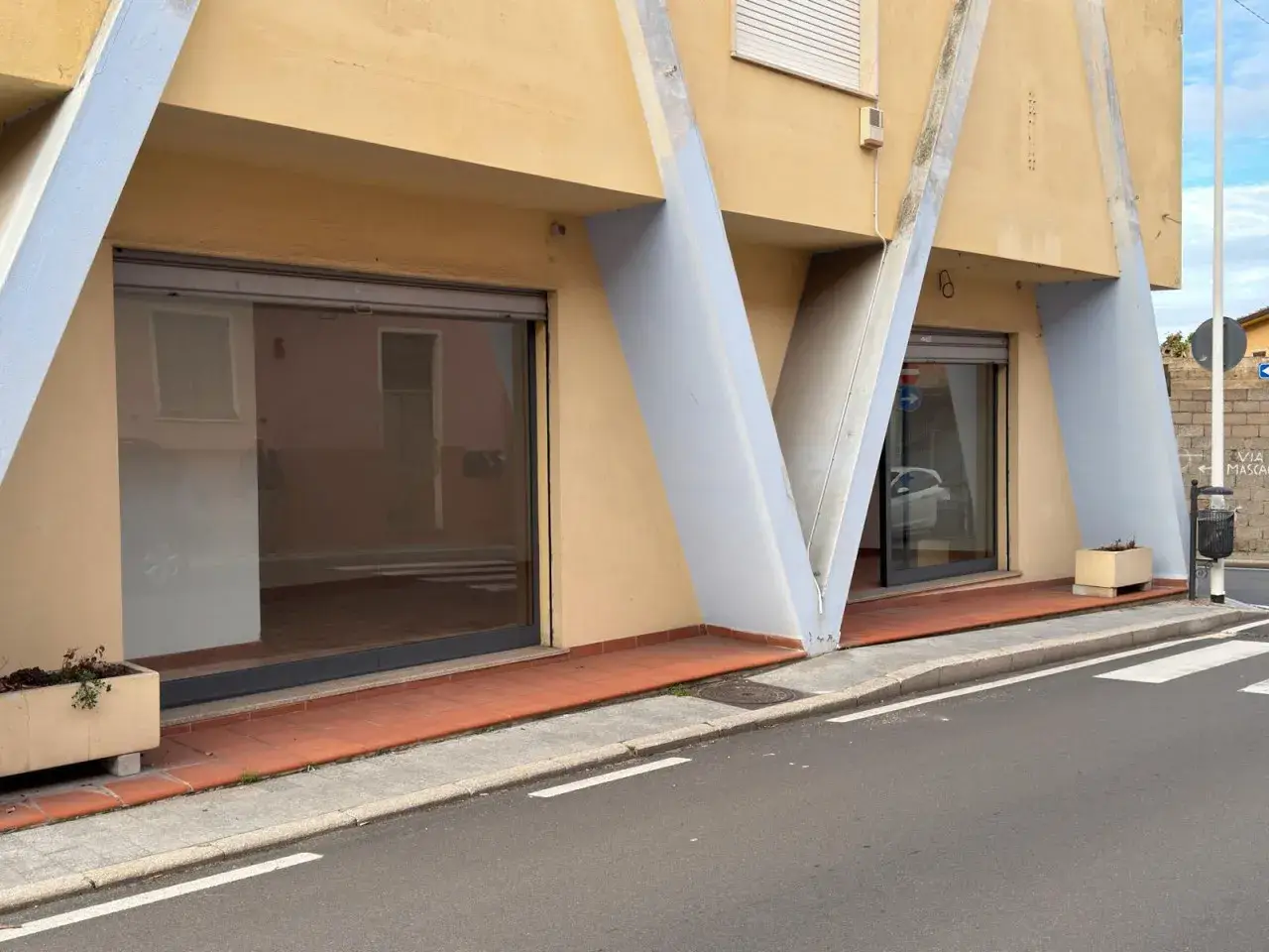 Negozio in Via Cagliari 110, Sarroch, {3} - Foto 1