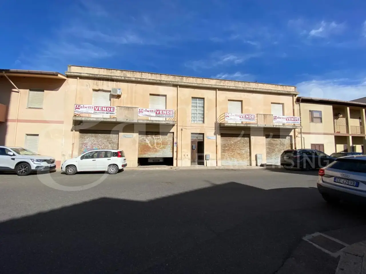 Palazzina commerciale in Via Lazio 16, Oristano, {3} - Foto 1