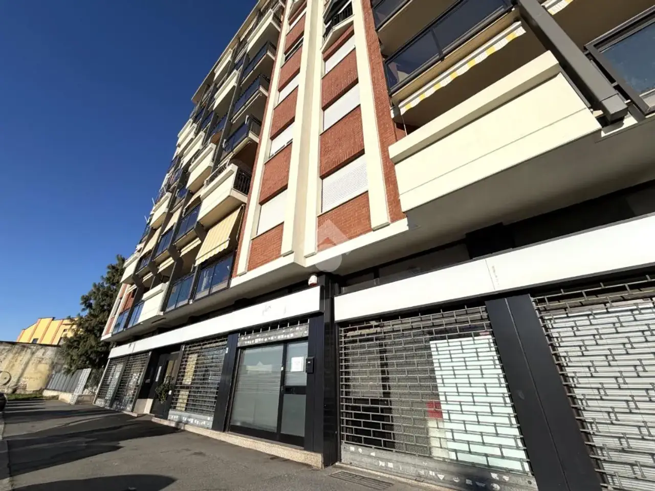 Negozio in Via Druento 42, Torino, {3} - Foto 1