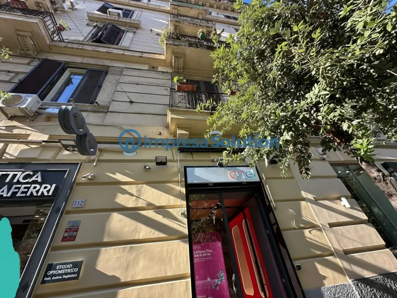 Negozio in Corso Giuseppe Garibaldi, Napoli, {3} - Foto 2