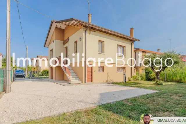 Villa in Via Luigi De Gobbis 13, Treviso - Foto 1