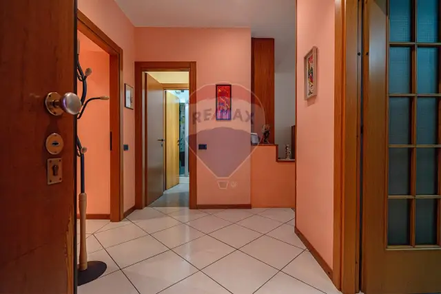 Vierzimmerwohnung in Via Fratelli Cairoli 20, Rho - Foto 1