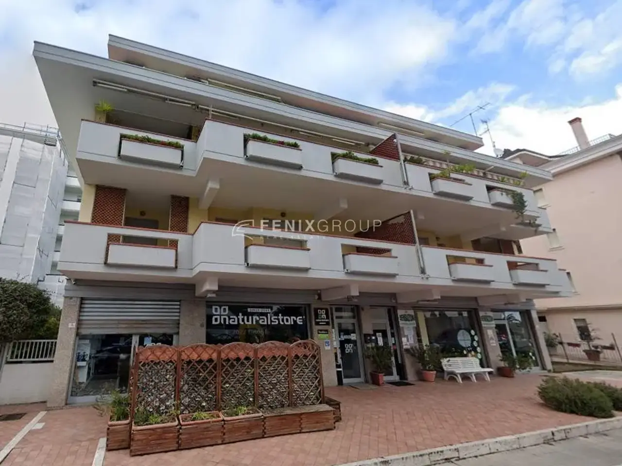 Palazzina commerciale in Via Cherubini 6, San Benedetto Del Tronto, {3} - Foto 1