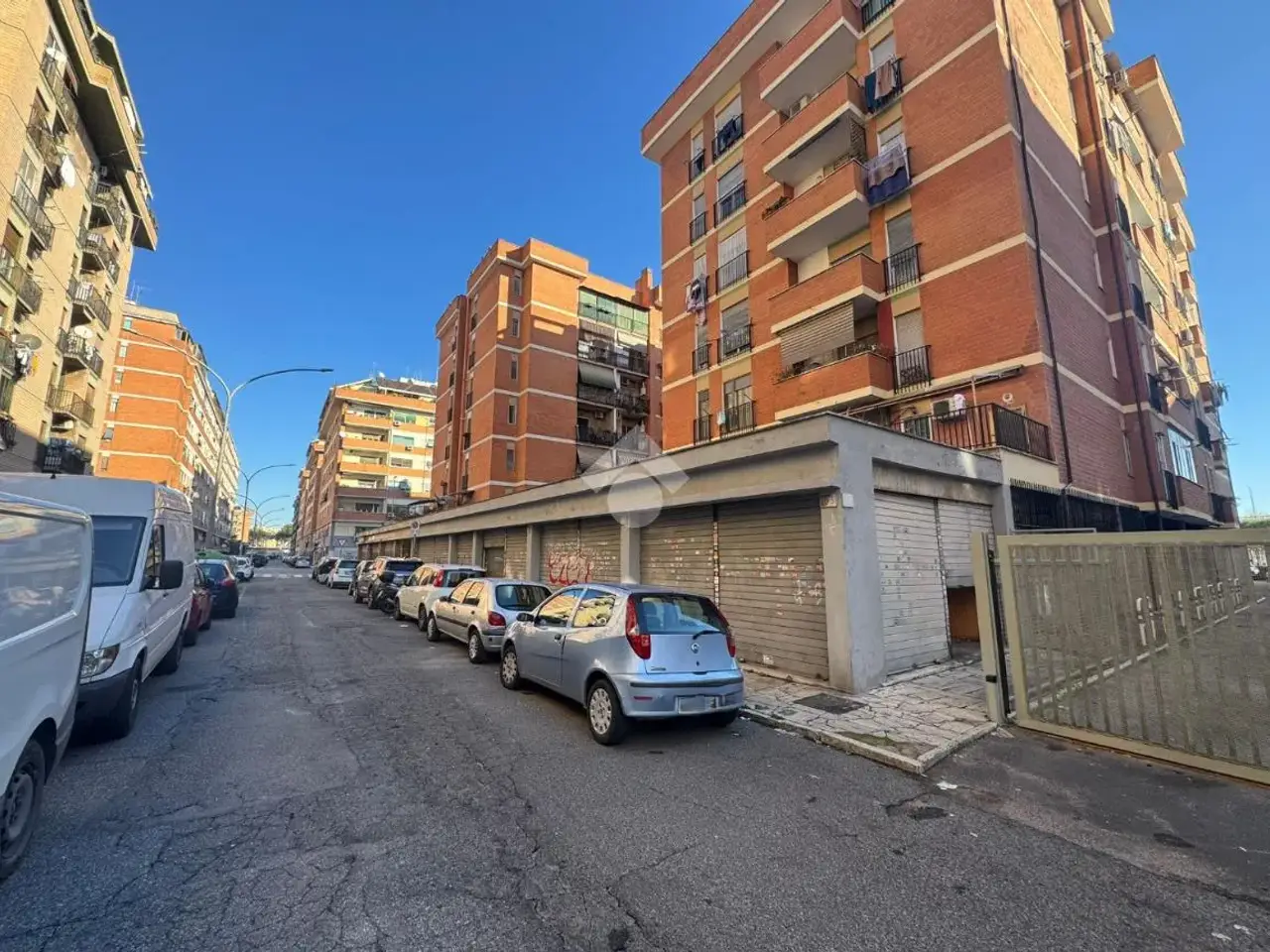 Negozio in Via Pieve Fosciana 99, Roma, {3} - Foto 1