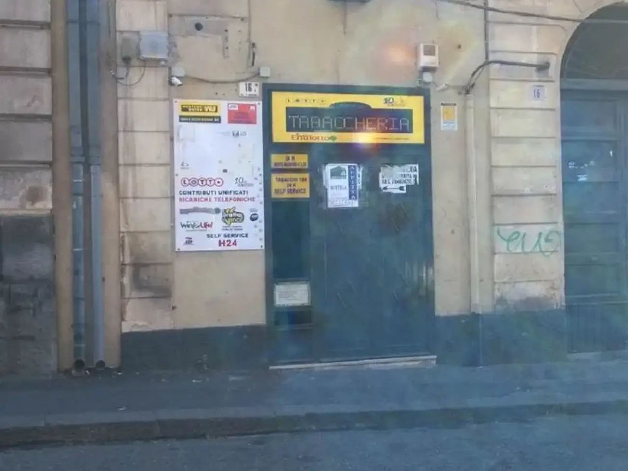 Negozio in Via Vincenzo Giuffrida, Catania, {3} - Foto 1