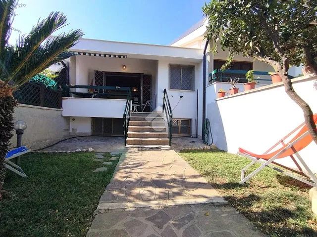 Terraced house in Via della Stazione, Anzio - Photo 1