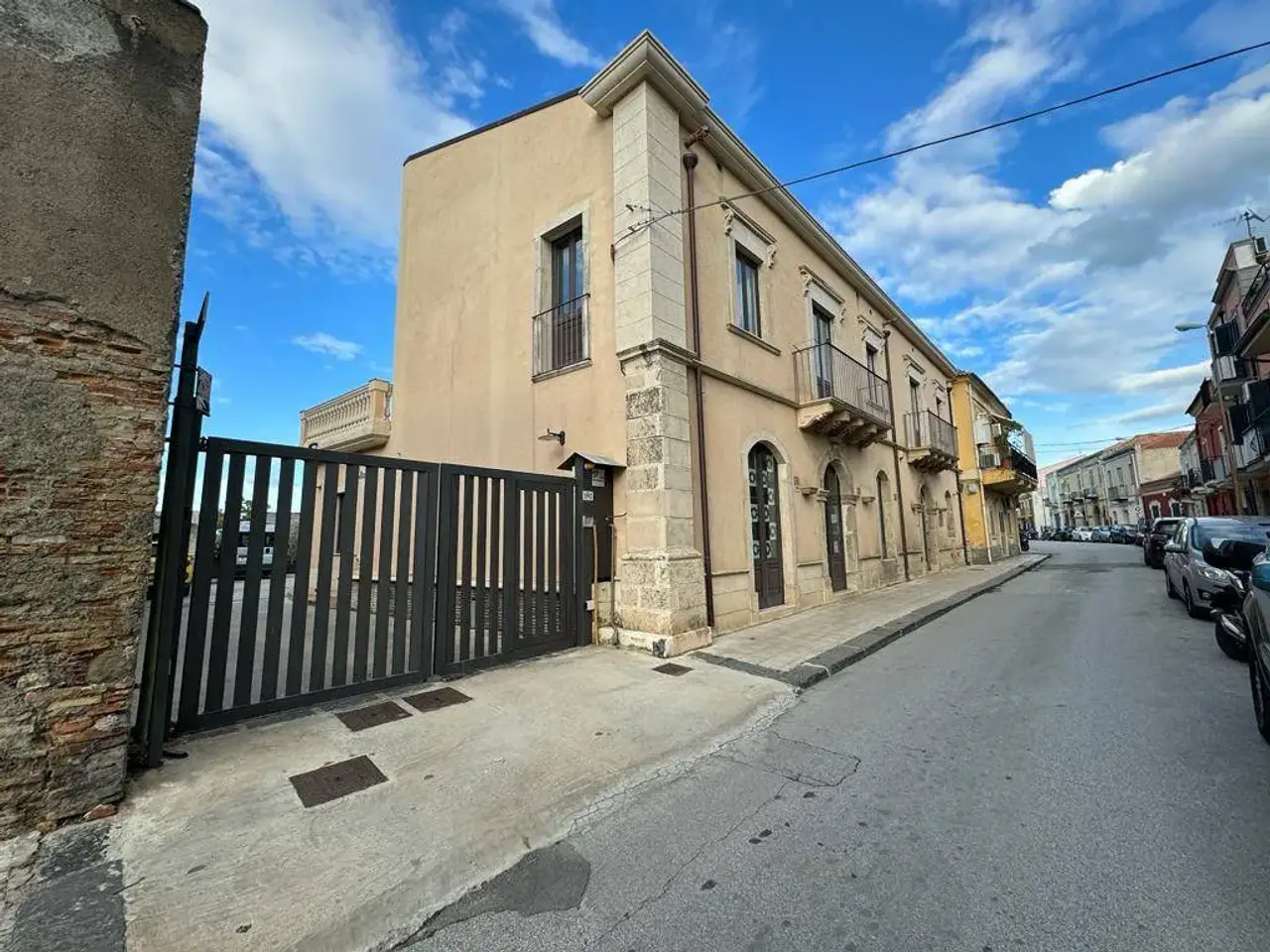 Palazzina commerciale in Via Policastrelli 182, Milazzo, {3} - Foto 1