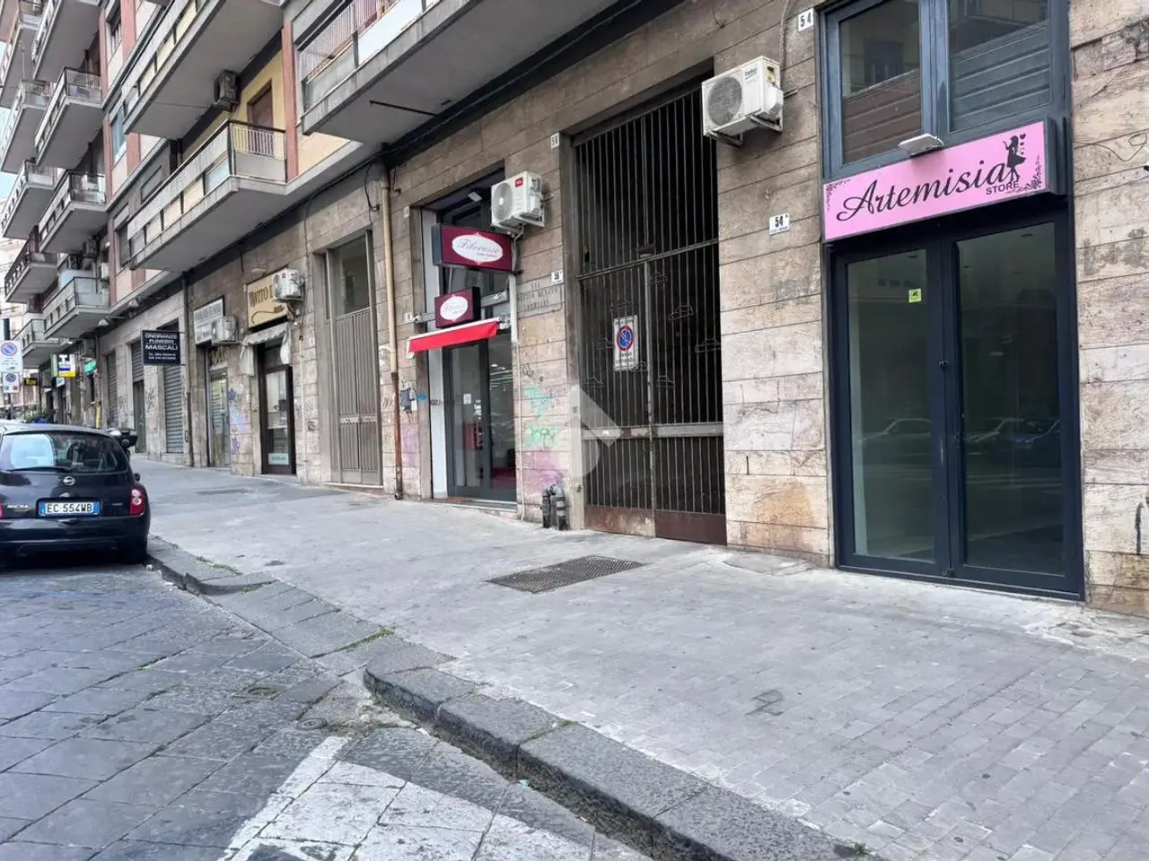 Negozio in Via Matteo Renato Imbriani 54, Catania, {3} - Foto 2