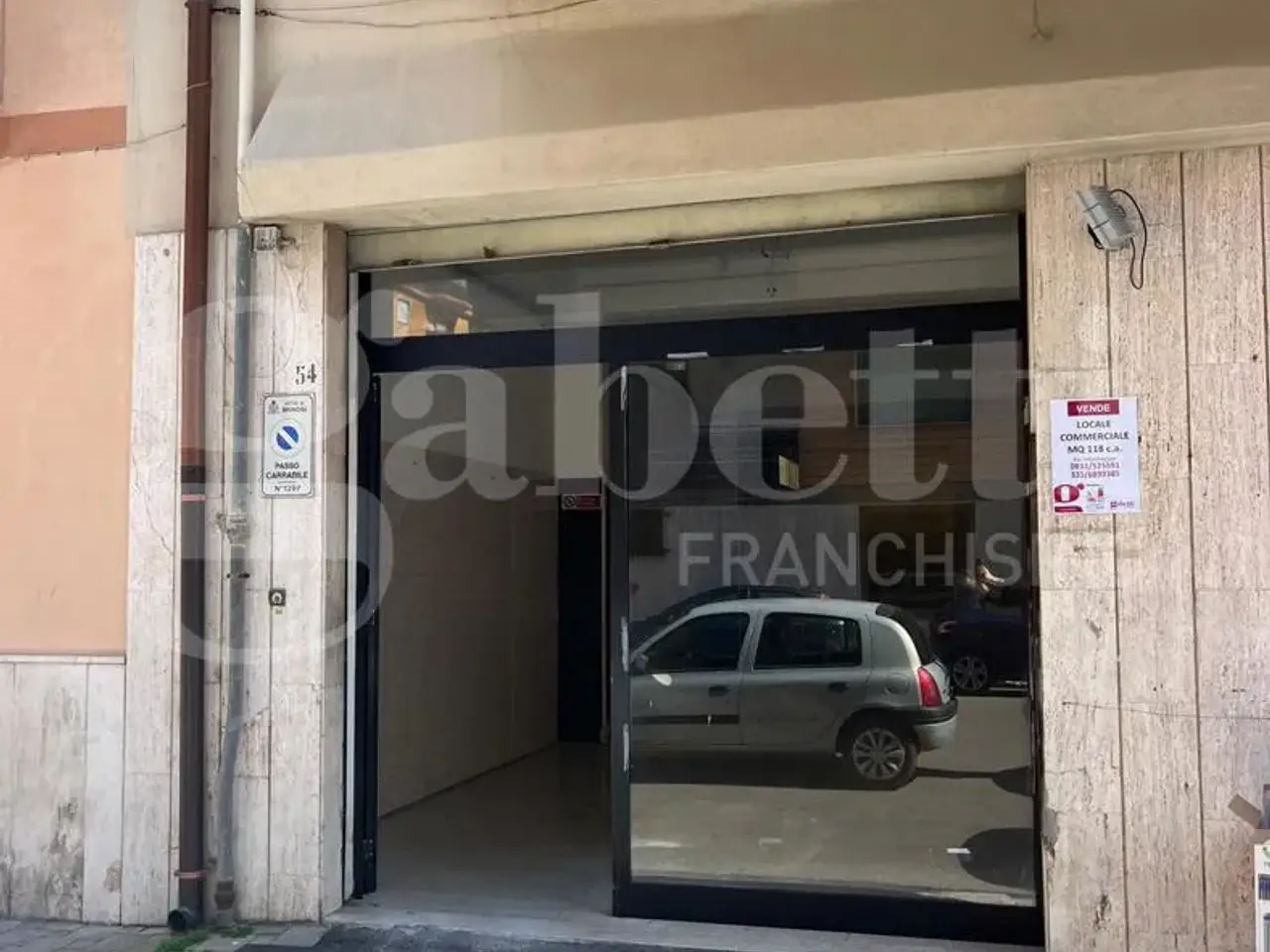 Negozio in Via Grazia Balsamo 54, Brindisi, {3} - Foto 1