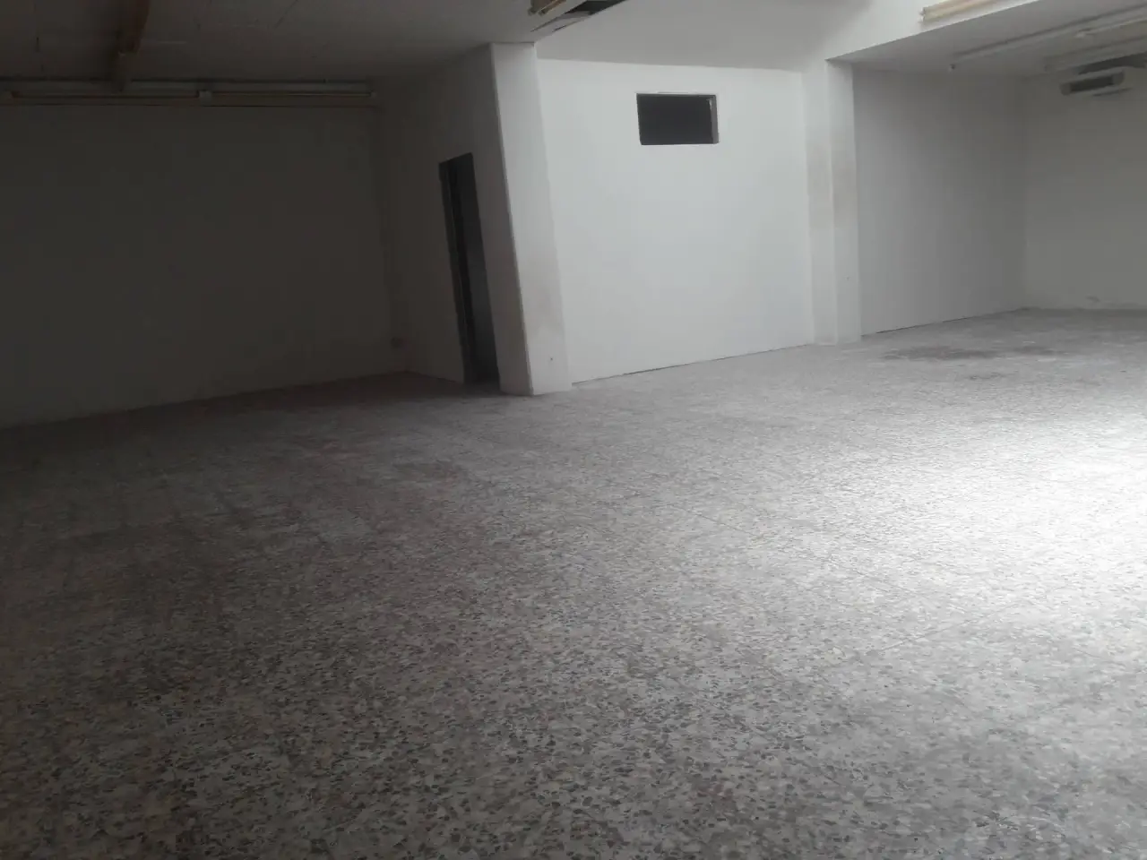 Esercizio commerciale in Via Vanni, Ponsacco, {3} - Foto 1