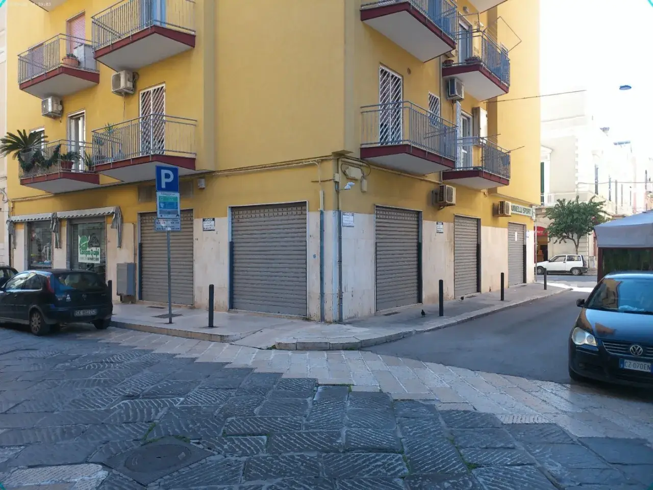 Palazzina commerciale in Corso Vittorio Emanuele 113, Trani, {3} - Foto 2
