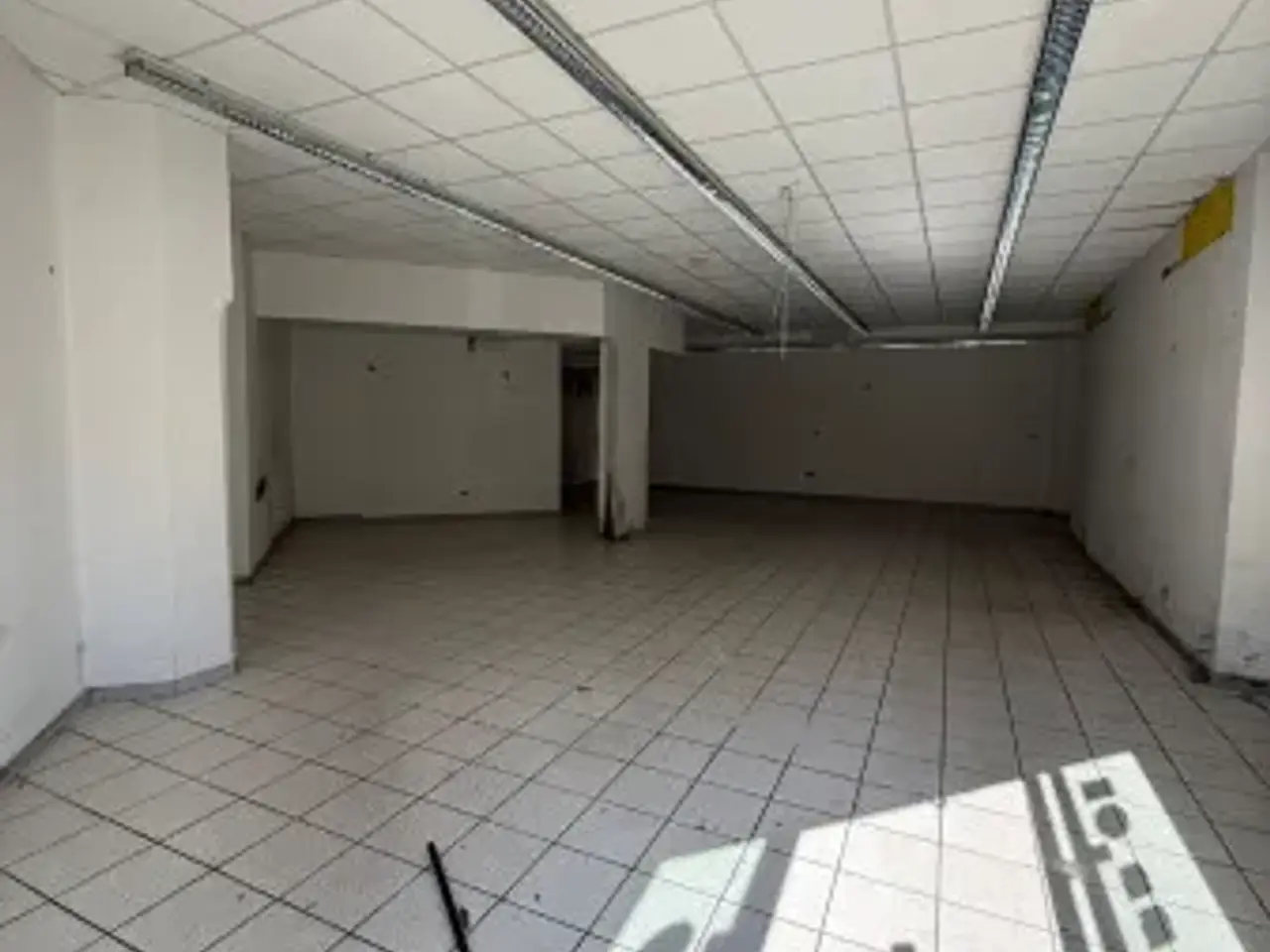 Negozio in , Formia, {3} - Foto 1