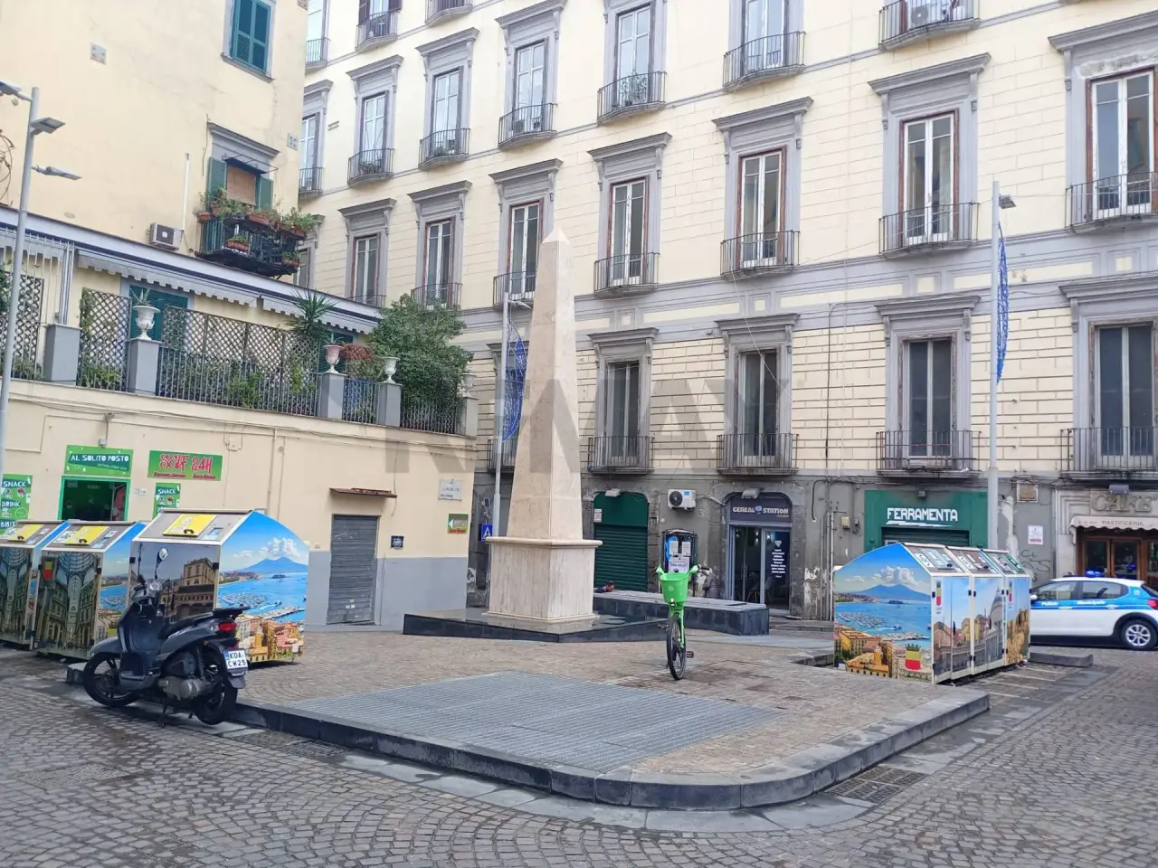Negozio in Vico Santo Spirito di Palazzo, Napoli, {3} - Foto 2