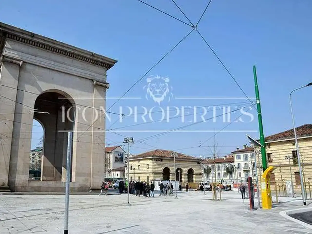 Negozio in Piazza Ventiquattro Maggio 4, Milano, {3} - Foto 2