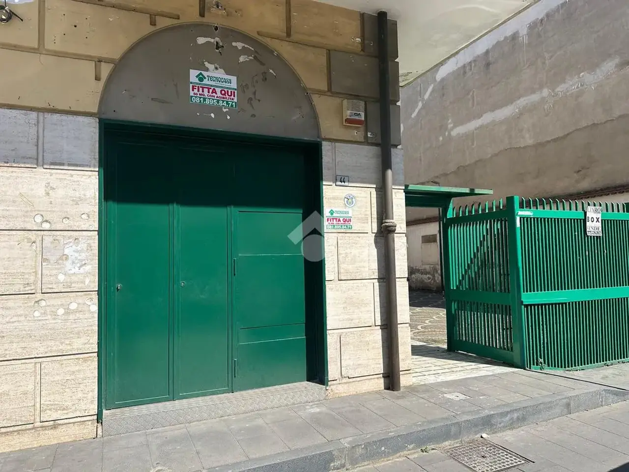 Negozio in Via San Francesco d'Assisi 44, Giugliano In Campania, {3} - Foto 1