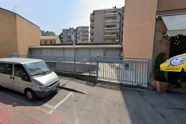 Box in Via Lodi Vecchio Vicolo a 5, Lodi - Foto 1