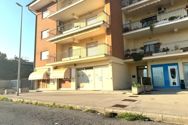 Palazzina commerciale in Via Paolo Borsellino, Ferentino - Foto 1