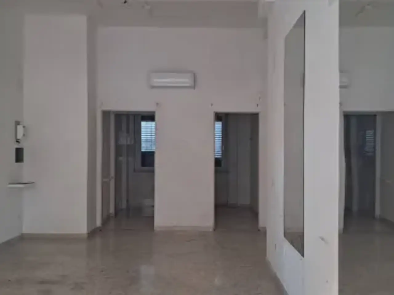 Negozio in Piazza Caduti di Via Fani, Frosinone, {3} - Foto 2