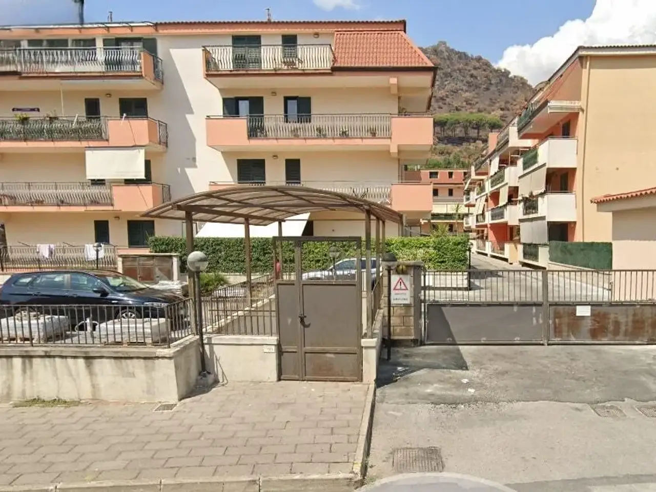 Garage - Autosilos - Parcheggio in Via Giuseppe Garibaldi 86, Nocera Superiore, {3} - Foto 1