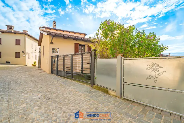 Casa indipendente in vendita, Via Beato Valfrè, Verduno - Foto 1