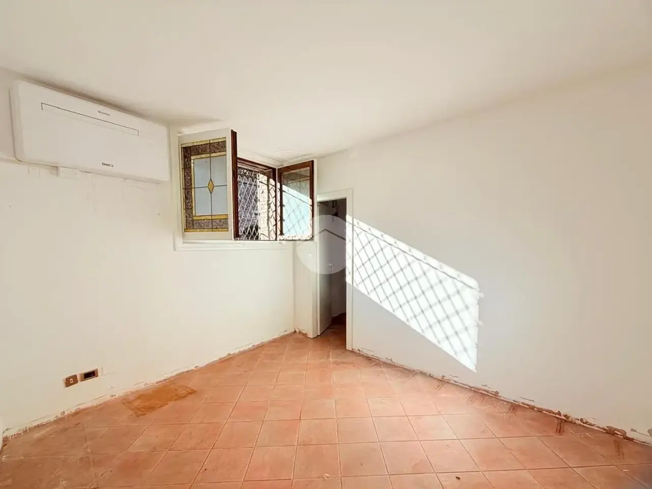 Ufficio in Via Monte Grappa 24, Desenzano Del Garda, {3} - Foto 1