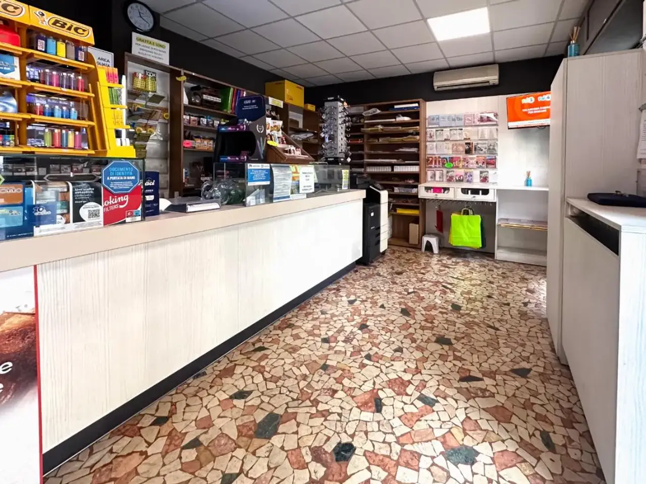 Negozio in Via del Risorgimento 23, Verona, {3} - Foto 2