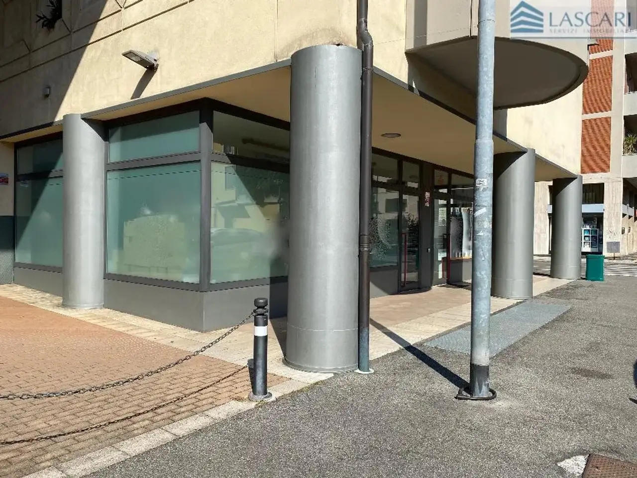 Negozio in Via dei Carpinoni, Bergamo, {3} - Foto 1
