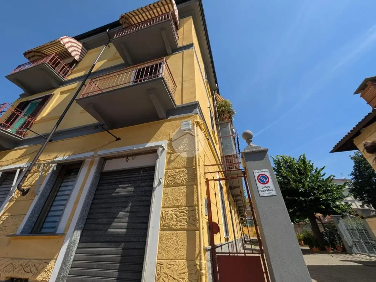 Negozio in Via Cavour 9, Moncalieri, {3} - Foto 1