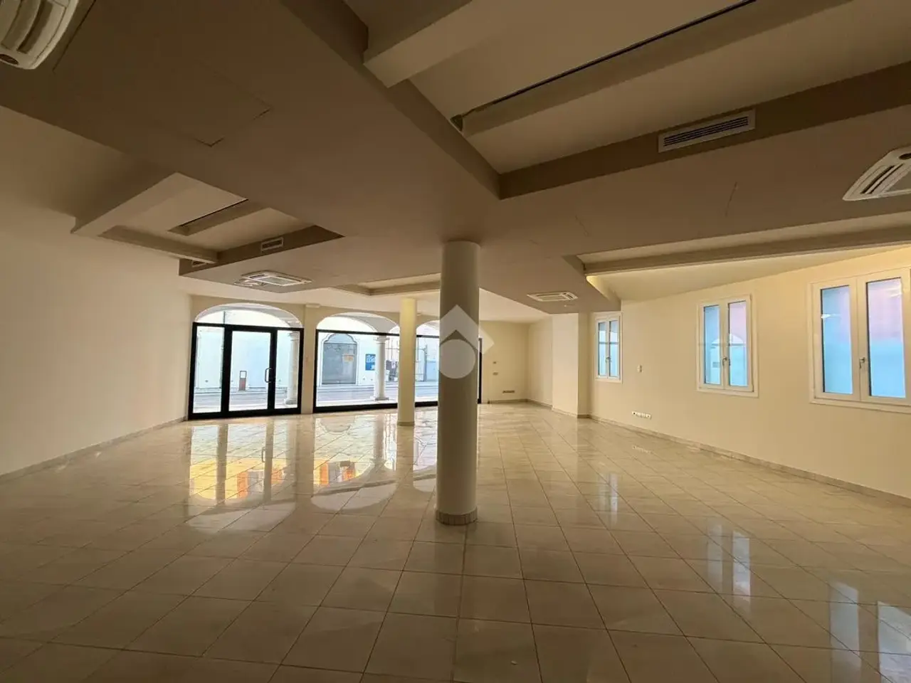 Negozio in Via Amilcare Baronchelli 1, Carpenedolo, {3} - Foto 2