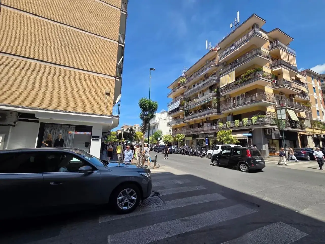 Negozio in Via Nicolò Garzilli 9, Napoli, {3} - Foto 2