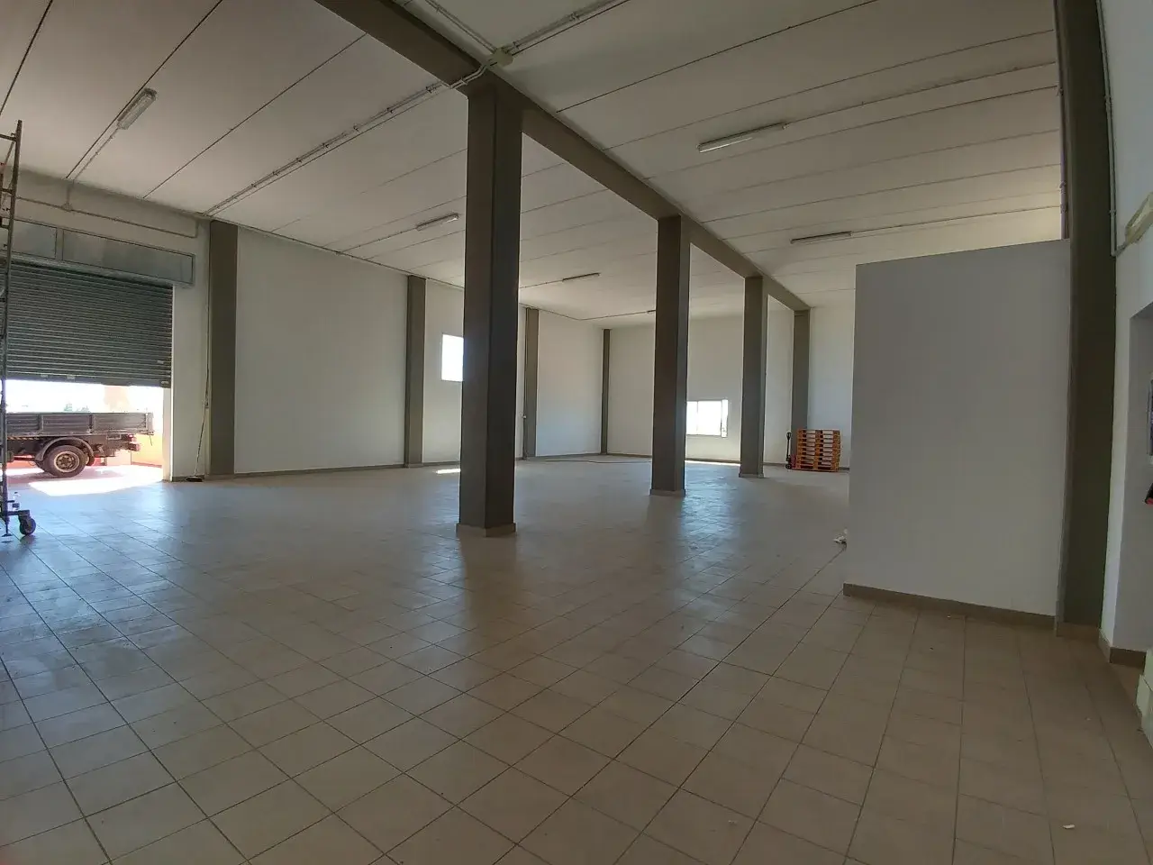 Magazzino in , Selargius, {3} - Foto 1