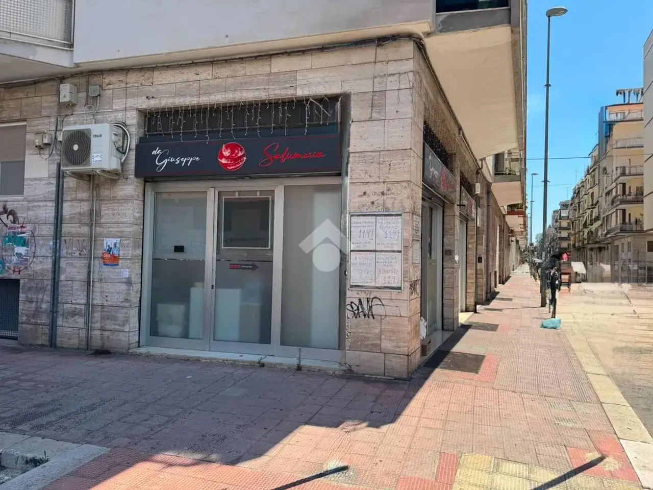 Negozio in Via Monte Grappa 201, Bari, {3} - Foto 1