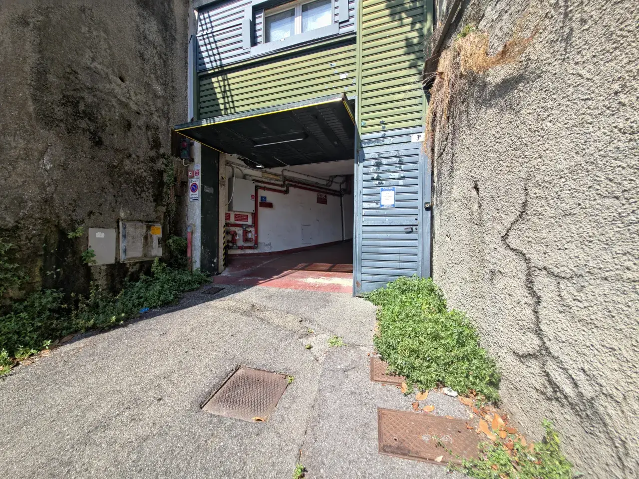 Parcheggio chiuso in Via della Sirena 7r, Genova, {3} - Foto 1