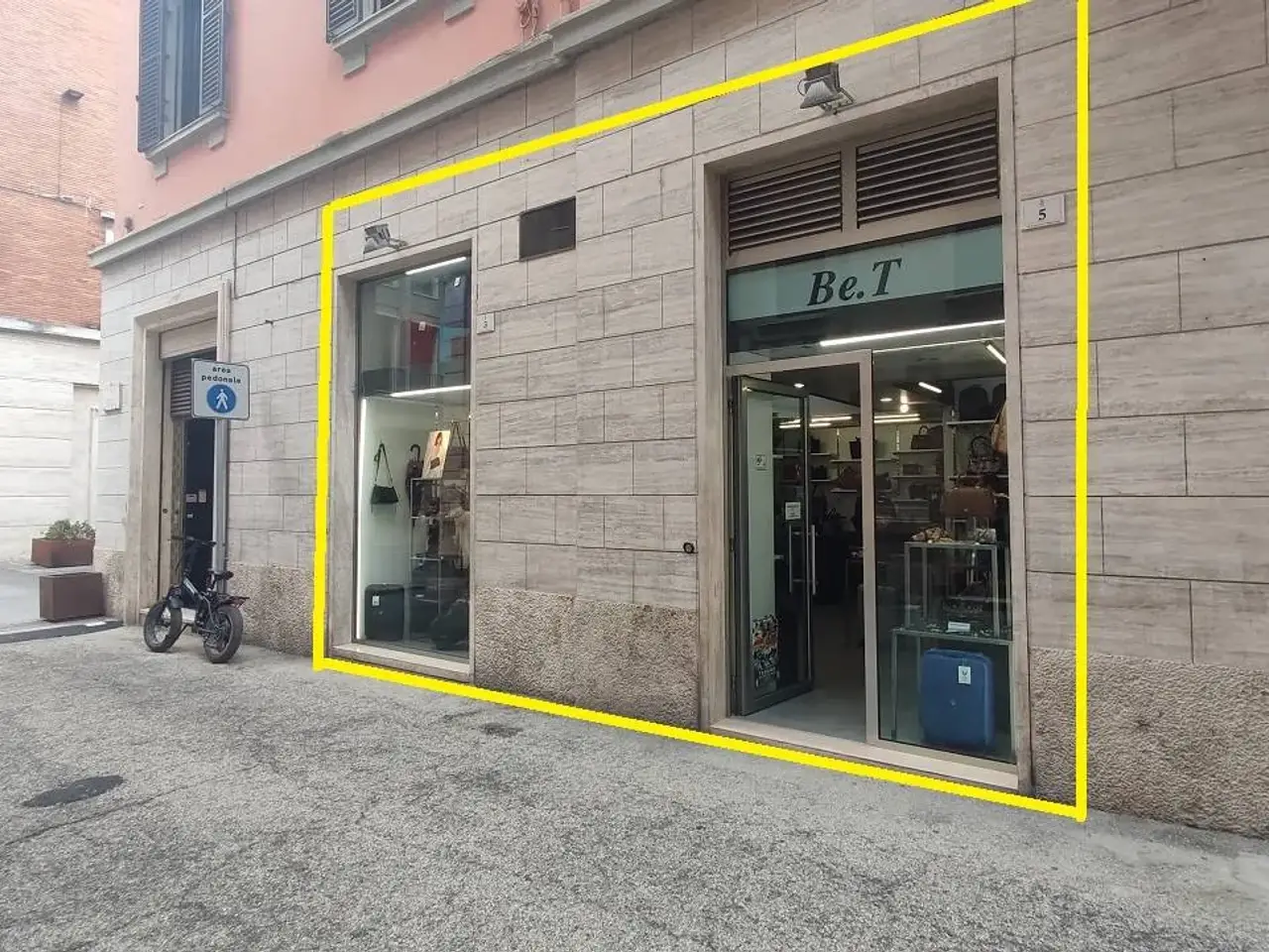Negozio in Via Filippi Pepe 5, Teramo, {3} - Foto 2