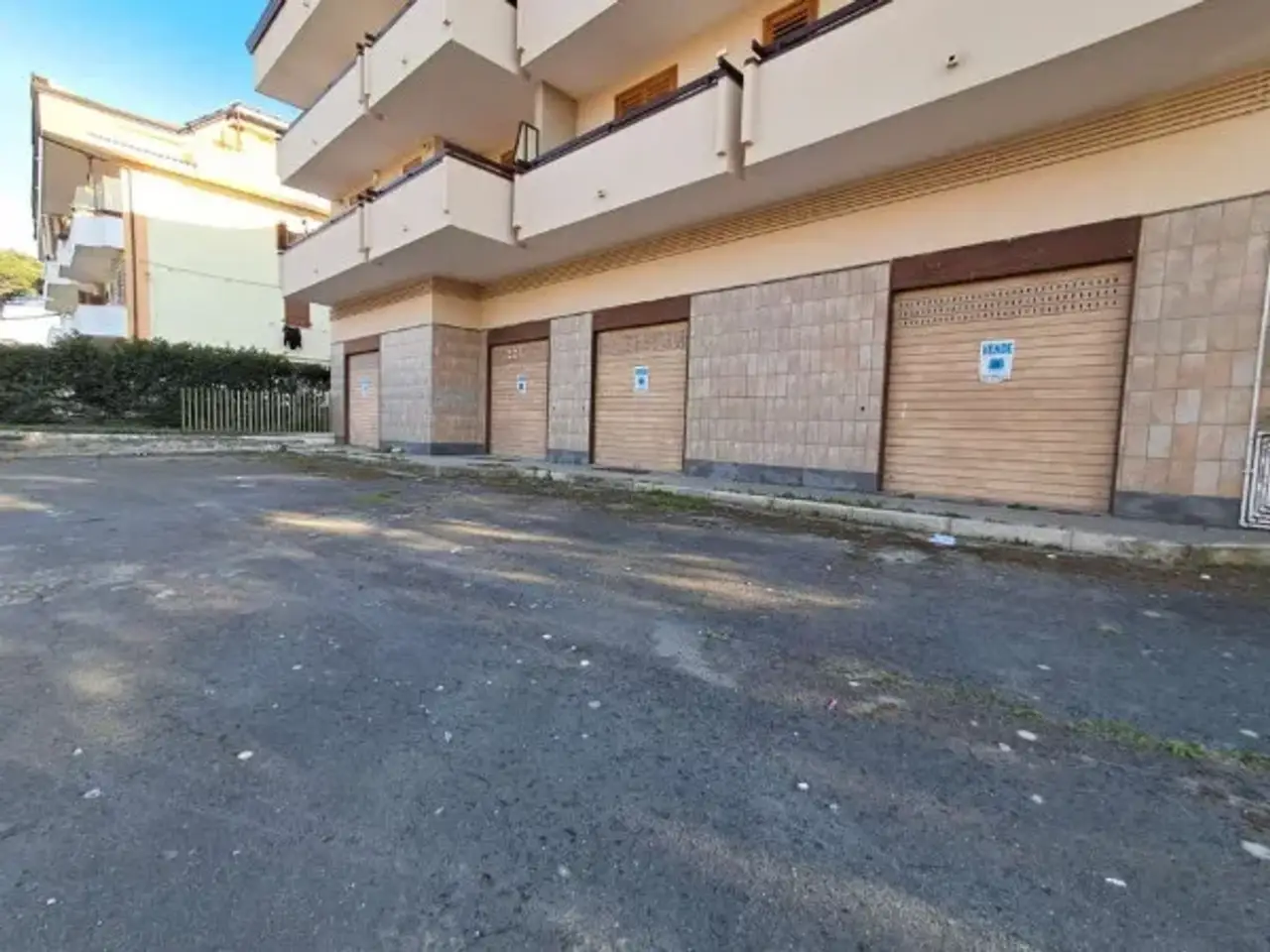 Negozio in Via Macedonia Snc, Somma Vesuviana, {3} - Foto 1