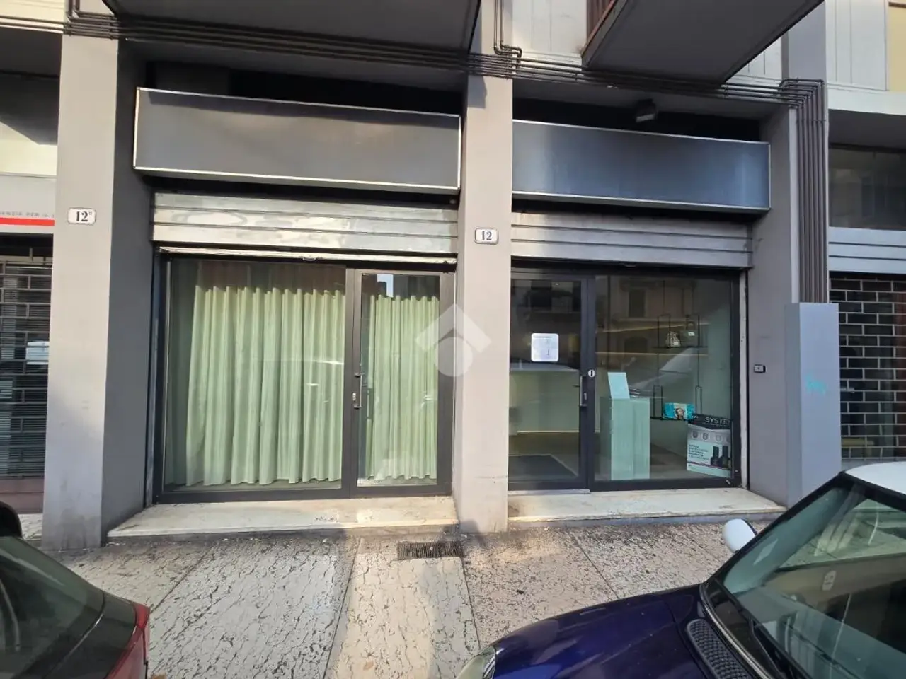Negozio in Via Carmelitani Scalzi 10, Verona, {3} - Foto 1