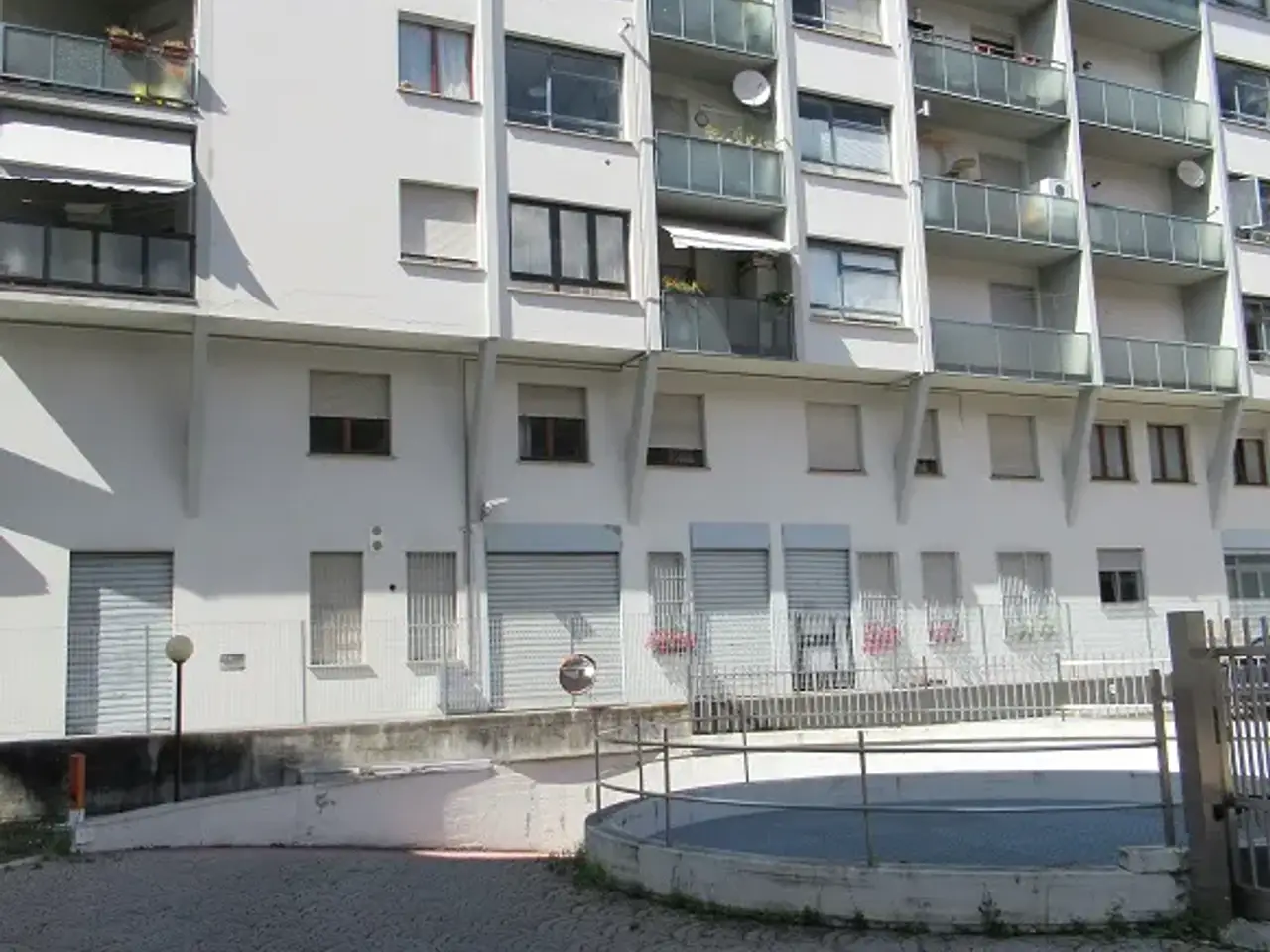Locale commerciale in , Sondrio, {3} - Foto 1