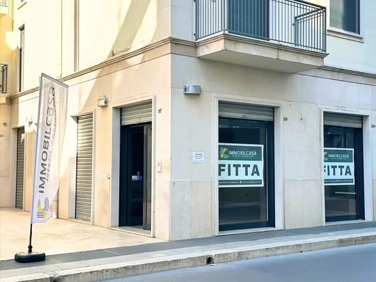 Locale commerciale in , Altamura, {3} - Foto 1
