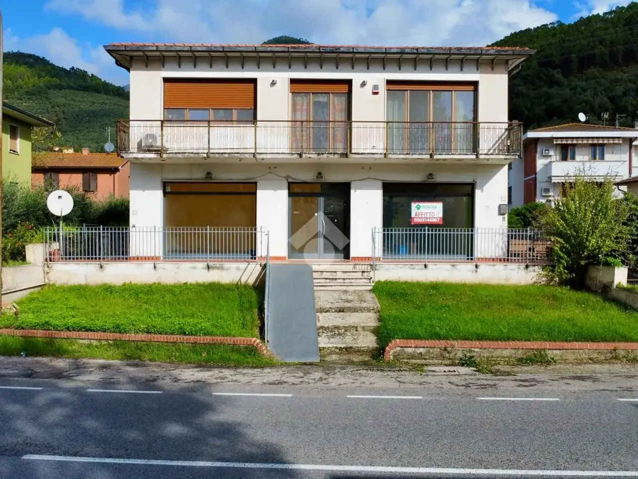 Negozio in Via delle Sorgenti 22, Calci, {3} - Foto 1
