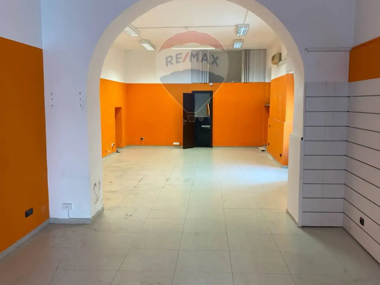 Negozio in Corso Cavour 47, Gaeta, {3} - Foto 1
