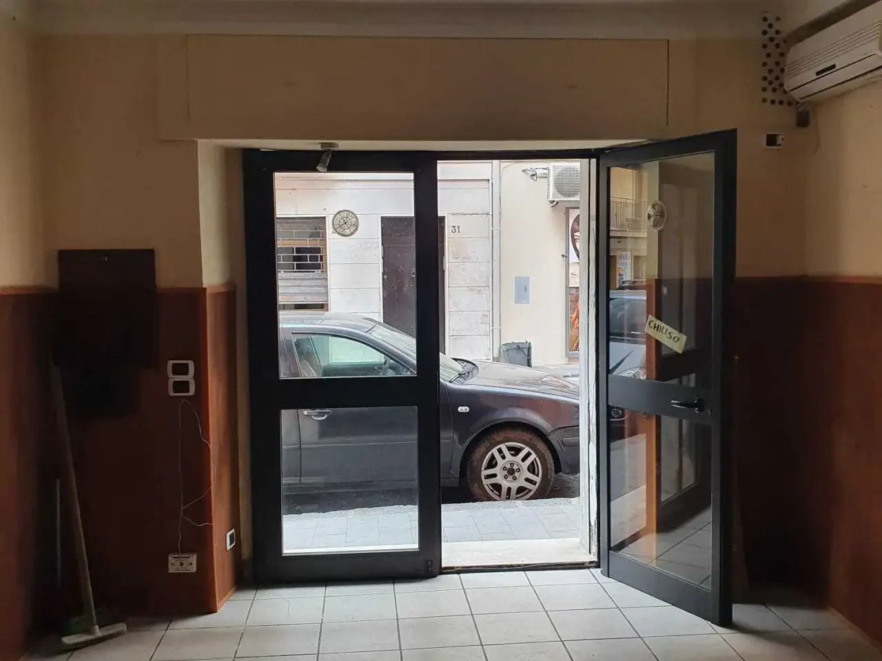 Negozio in Via Ettore E Ruggero De Medici 18, Lamezia Terme, {3} - Foto 1